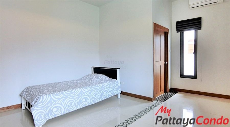 Baan Piam Mongkol Village Huay Yai Pattaya Pool Villa For Sale - HEPMK01