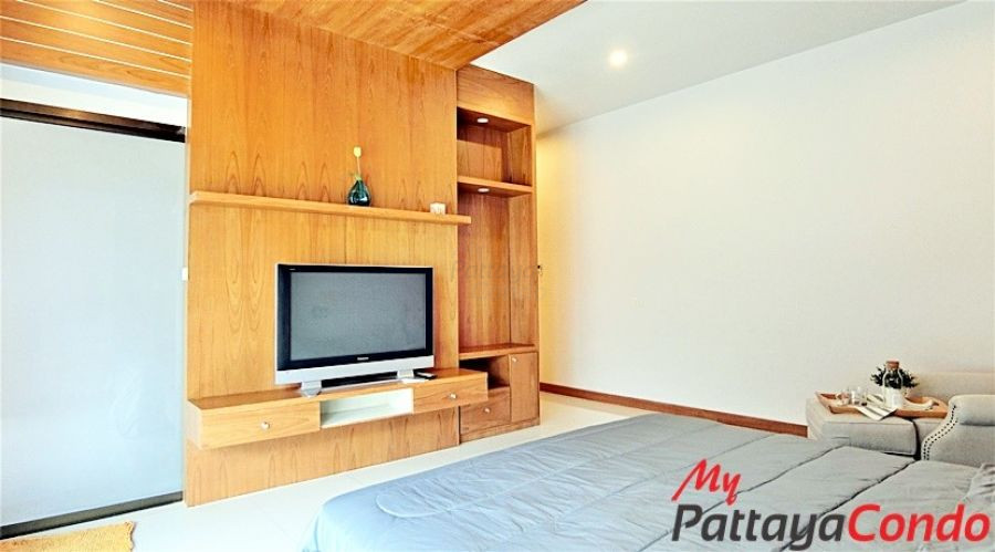 Baan Piam Mongkol Village Huay Yai Pattaya Pool Villa For Sale - HEPMK01