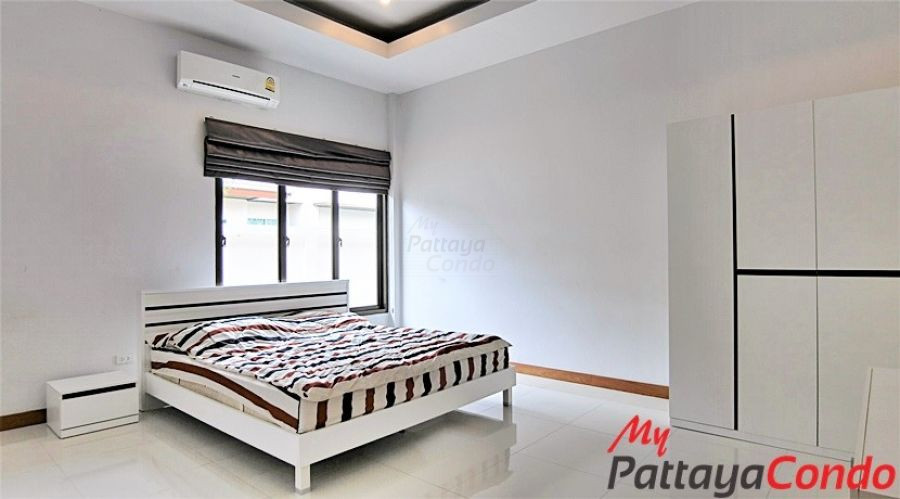 Baan Piam Mongkol Village Huay Yai Pattaya Pool Villa For Sale - HEPMK01