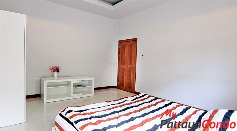 Baan Piam Mongkol Village Huay Yai Pattaya Pool Villa For Sale - HEPMK01