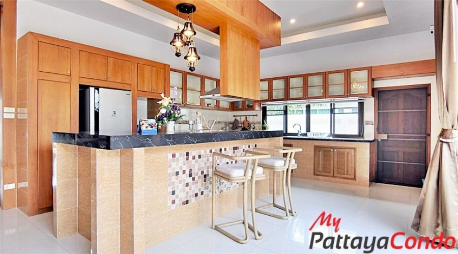 Baan Piam Mongkol Village Huay Yai Pattaya Pool Villa For Sale - HEPMK01