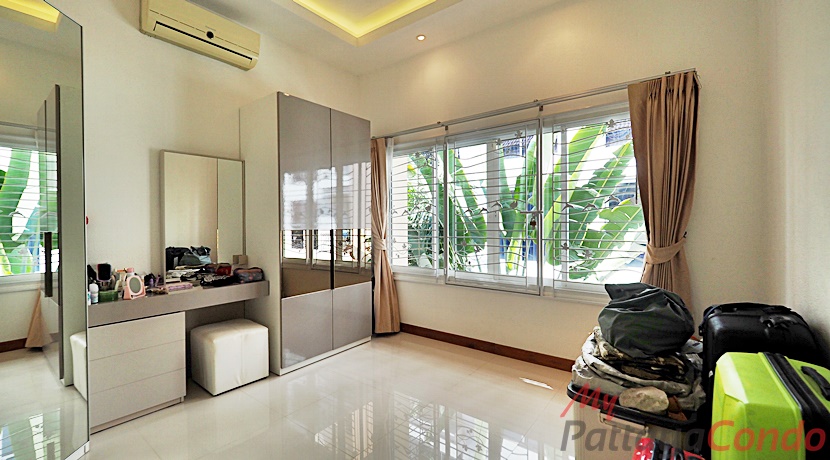 Beverly Hills Village Pattaya Townhouse For Sale - HP0006