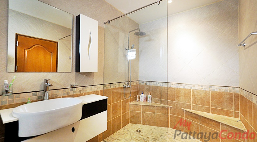 Beverly Hills Village Pattaya Townhouse For Sale - HP0006