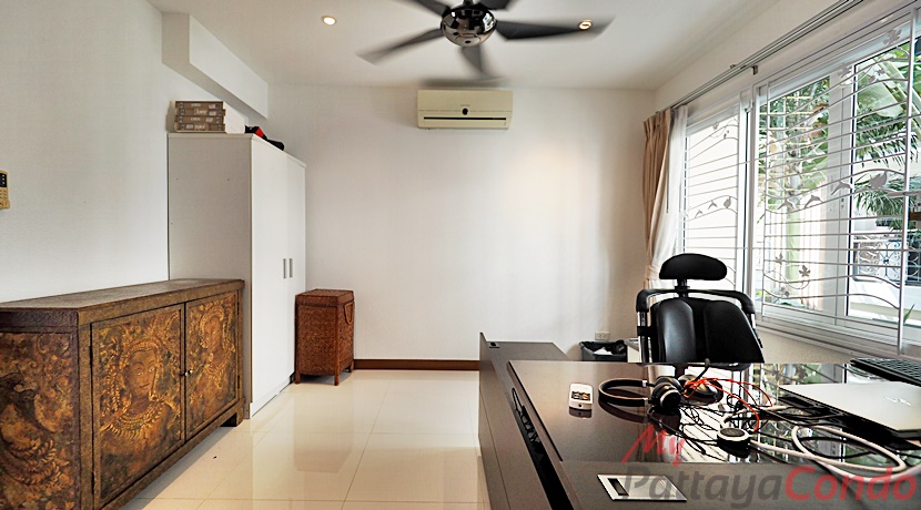 Beverly Hills Village Pattaya Townhouse For Sale - HP0006-17
