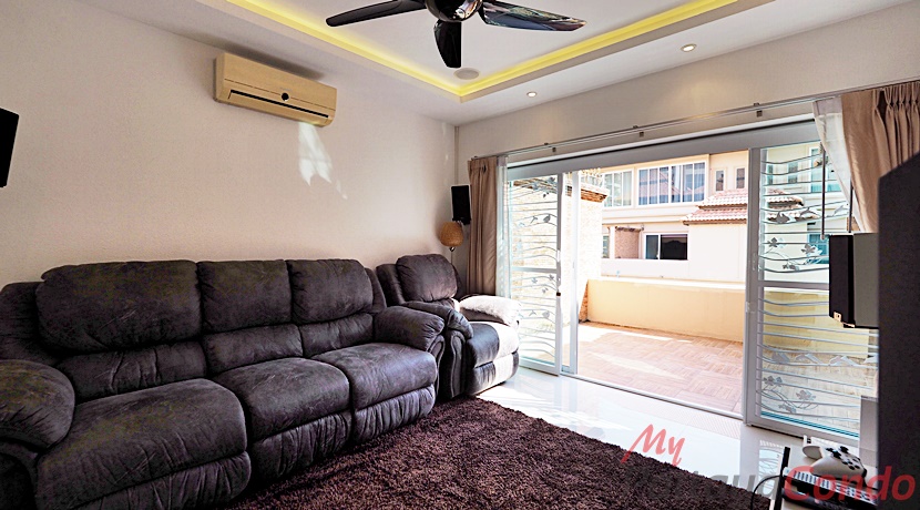Beverly Hills Village Pattaya Townhouse For Sale - HP0006