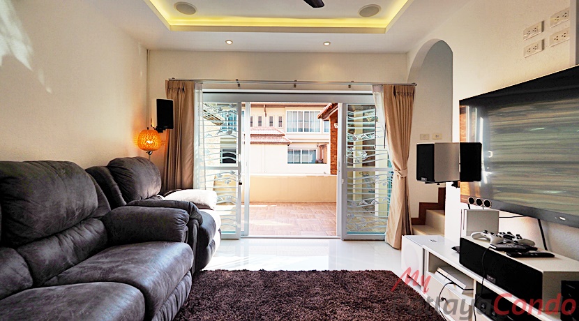 Beverly Hills Village Pattaya Townhouse For Sale - HP0006