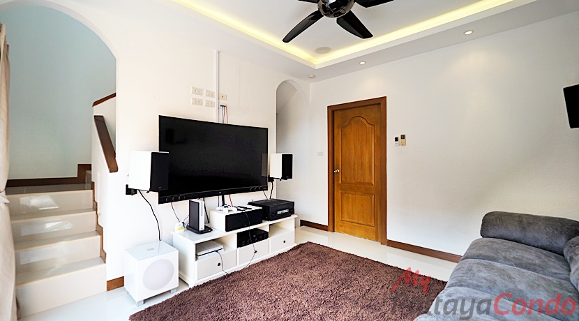 Beverly Hills Village Pattaya Townhouse For Sale - HP0006-12