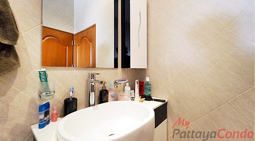 Beverly Hills Village Pattaya Townhouse For Sale - HP0006-27