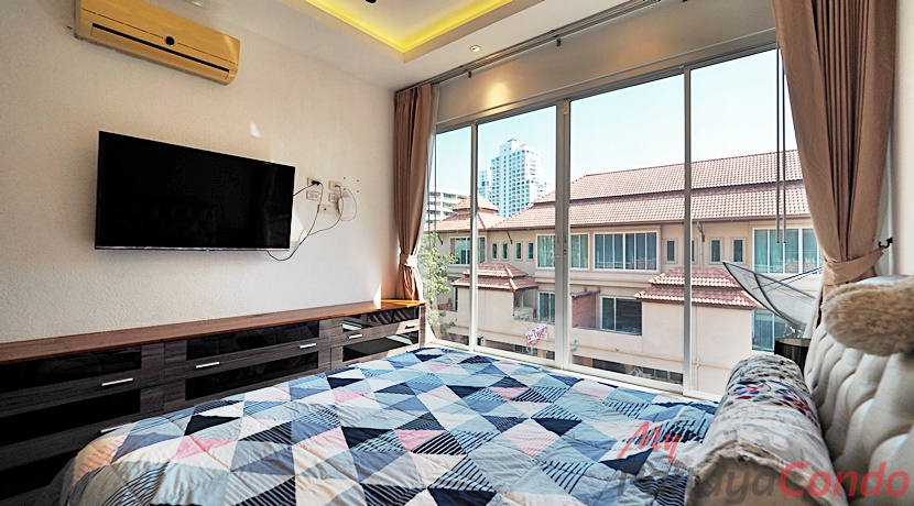 Beverly Hills Village Pattaya Townhouse For Sale - HP0006-21