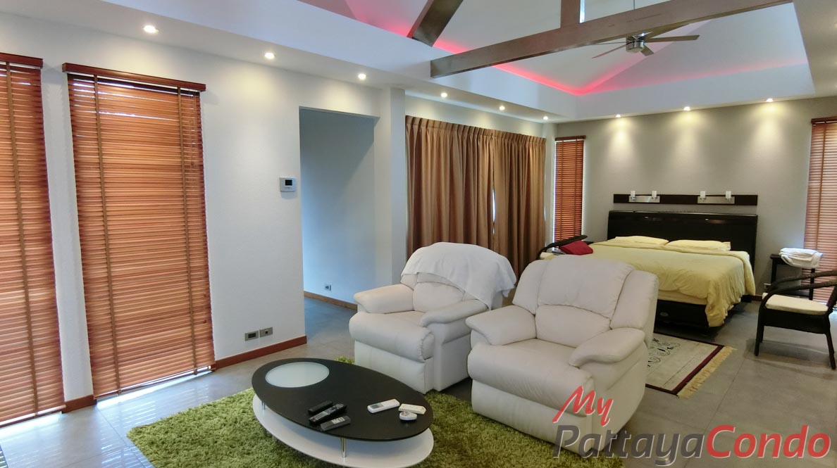 Boutique Garden Pool Villas Jomtien House For Sale - HJCTD02
