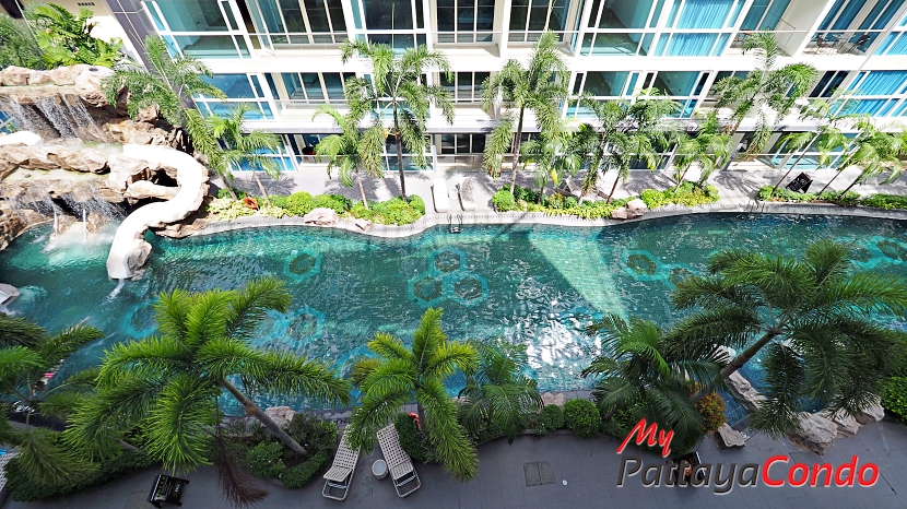Centara Avenue Residence and Suites