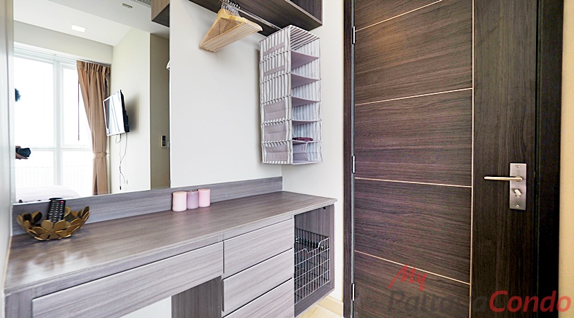 Cetus Beachfront Condo Pattaya For Sale - CETUS09