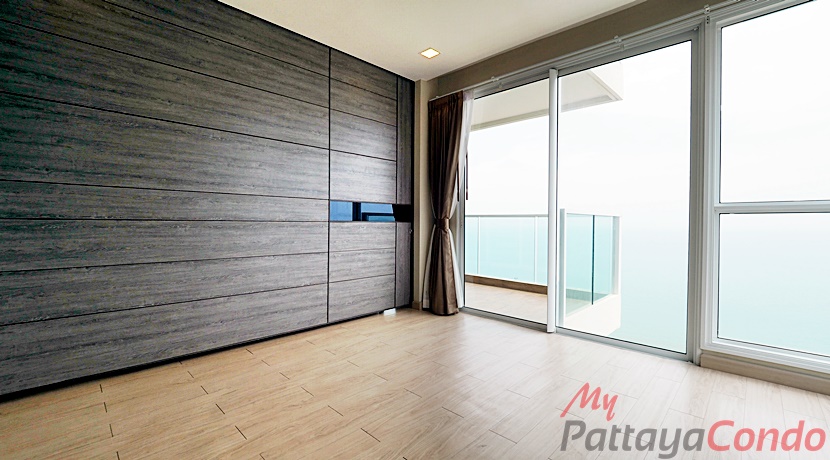 Cetus Beachfront Condo Pattaya For Sale - CETUS09