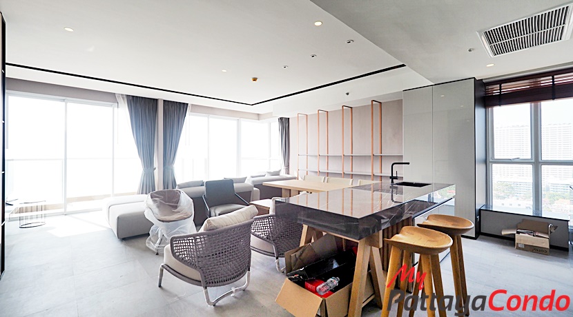 Cetus Beachfront Condo Pattaya For Sale - CETUS04-1