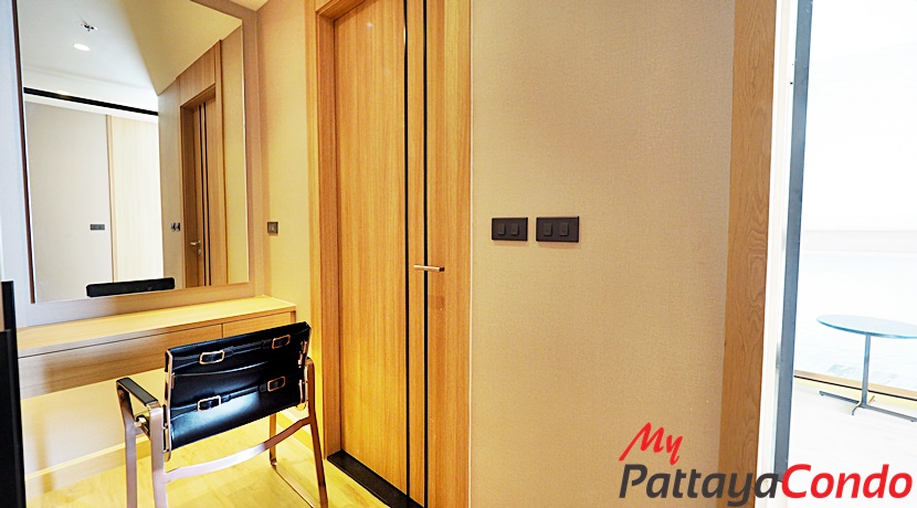 Cetus Beachfront Condo Pattaya For Sale - CETUS04