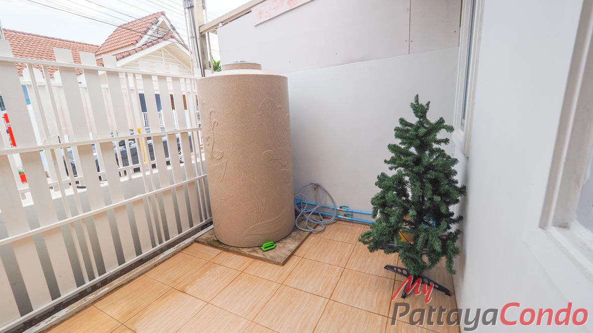 Chokchai Village 7 Townhouse Pattaya For Sale - HECCV701