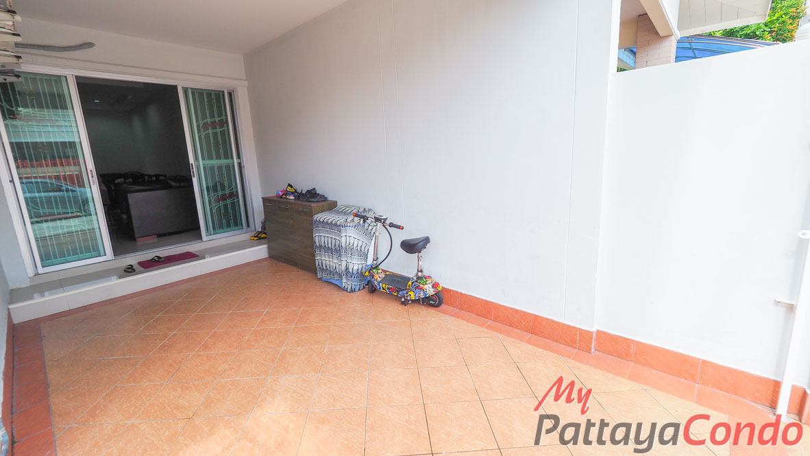 Chokchai Village 7 Townhouse Pattaya For Sale - HECCV701