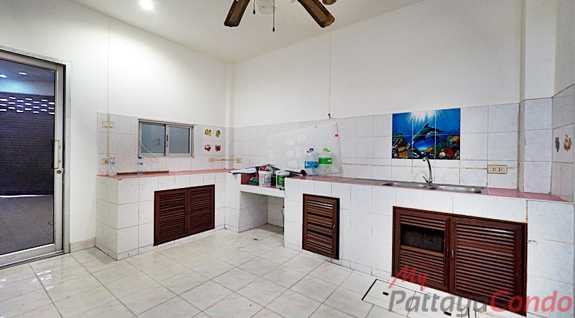 Commercial Shophouse For Sale Central Pattaya - CCP0001