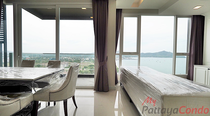Delmare Bangsaray Beachfront