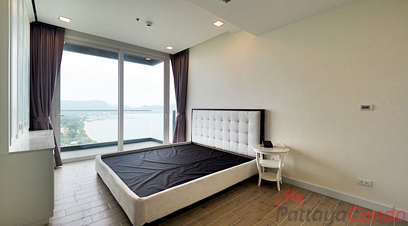 Delmare Bangsaray Beachfront