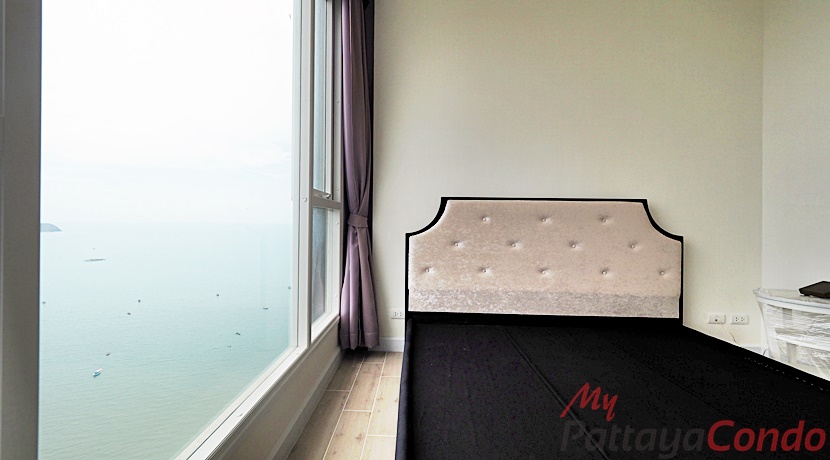 Delmare Bangsaray Beachfront