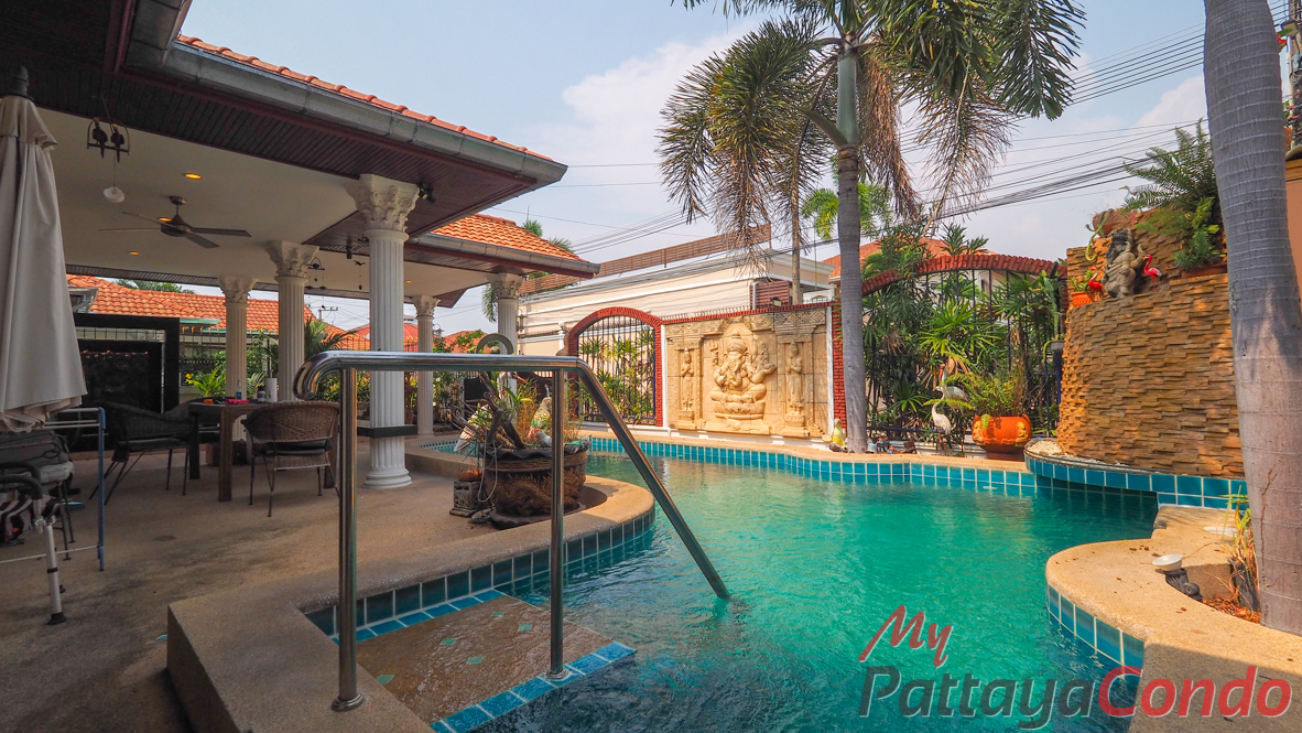 Ekmongkol Village 1 Pattaya For Sale - HEEMK01