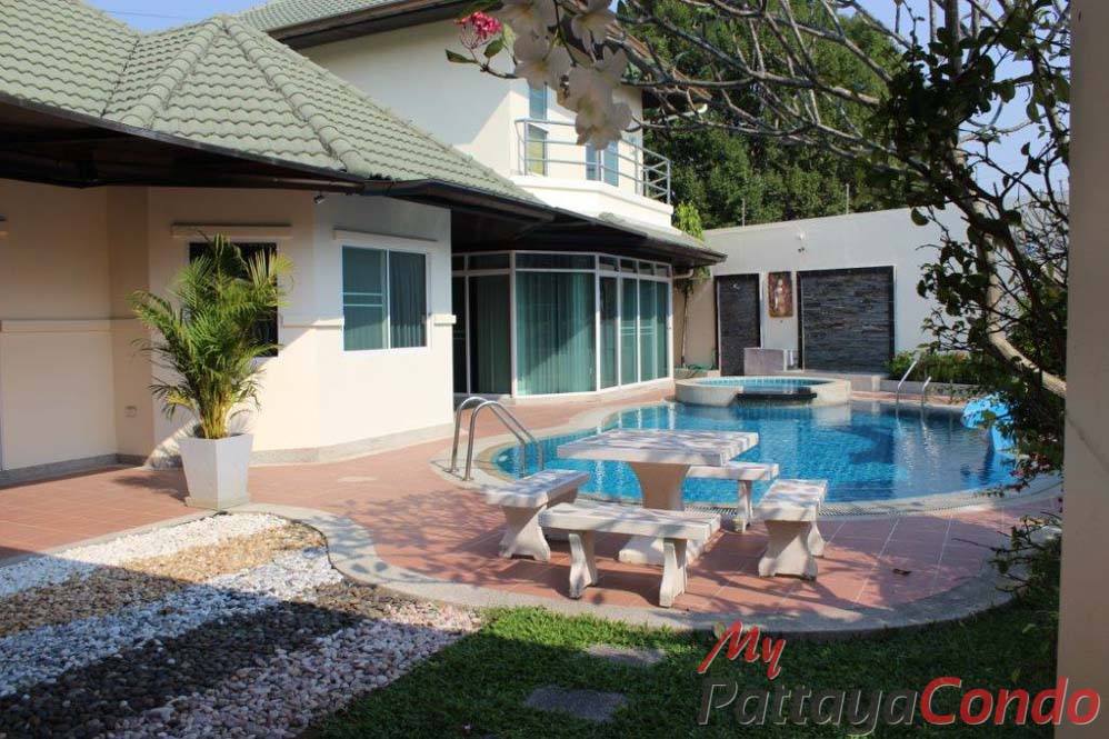 Green Field Villas 3 East Pattaya House For Sale - HEGF302