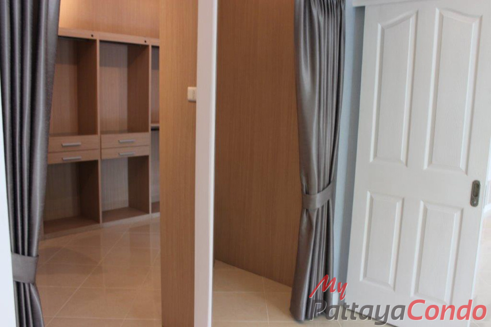 Green Field Villas 3 East Pattaya House For Sale - HEGF302