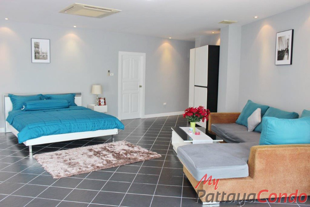 Green Field Villas 3 East Pattaya House For Sale - HEGF302