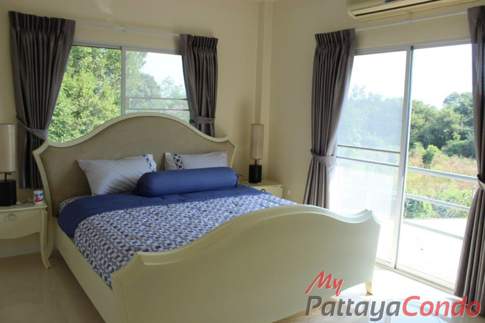 Green Field Villas 3 East Pattaya House For Sale - HEGF302-35