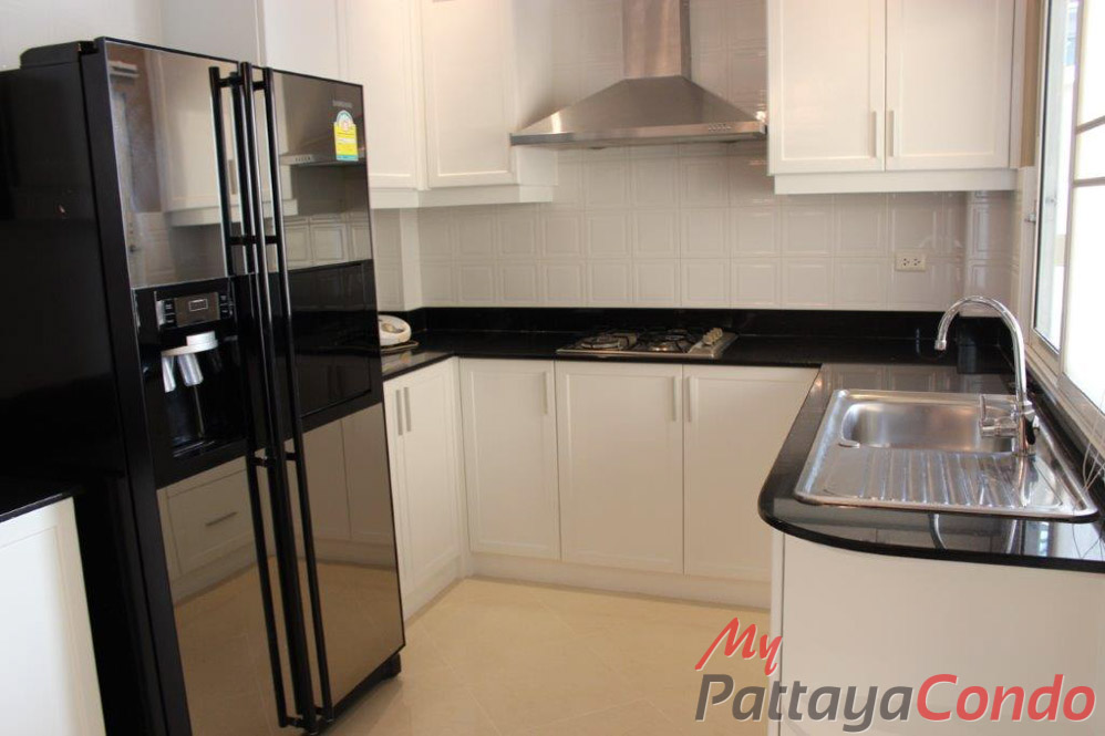 Green Field Villas 3 East Pattaya House For Sale - HEGF302
