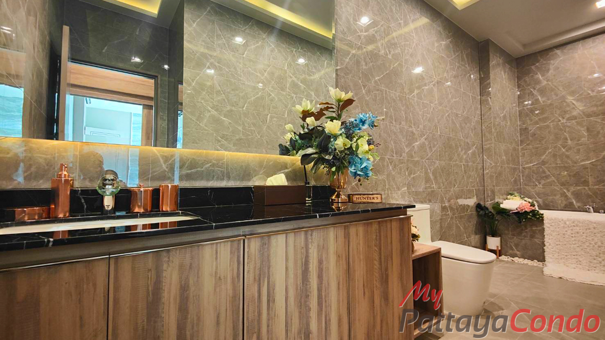 Madcha Nirvana Huay Yai Pattaya House For Sale - HEMCN01
