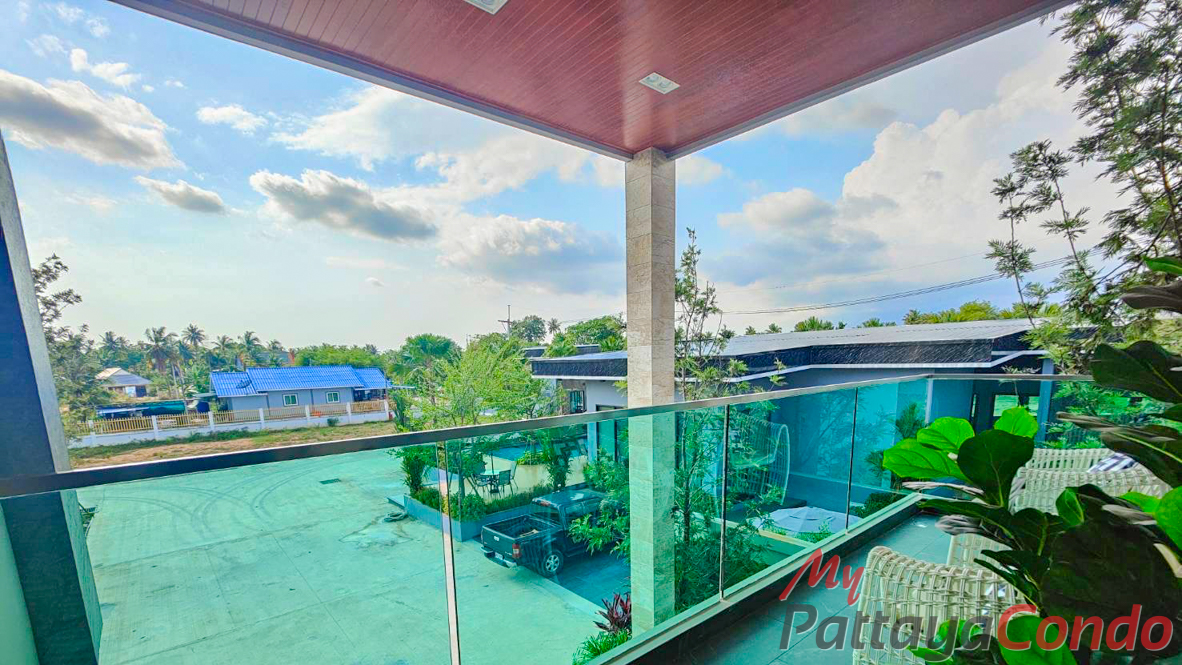Madcha Nirvana Huay Yai Pattaya House For Sale - HEMCN01