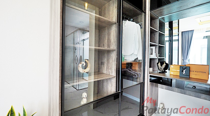 Palm Lakeside Pattaya Villa For Sale East Pattaya - HEPLP01-22
