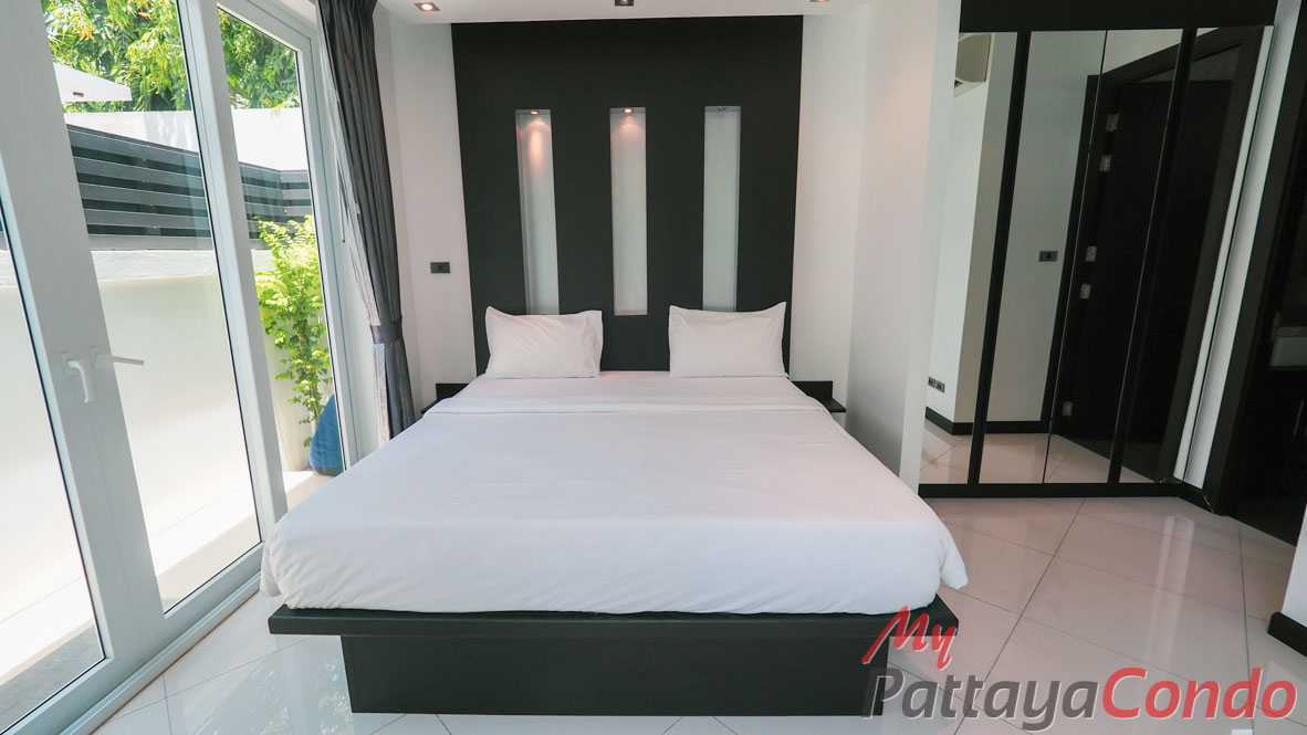 Palm Oasis Pool Villa Pattaya House For Sale - HJPO02-11