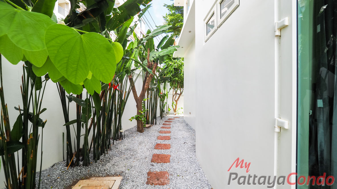Palm Oasis Pool Villa Pattaya House For Sale - HJPO01