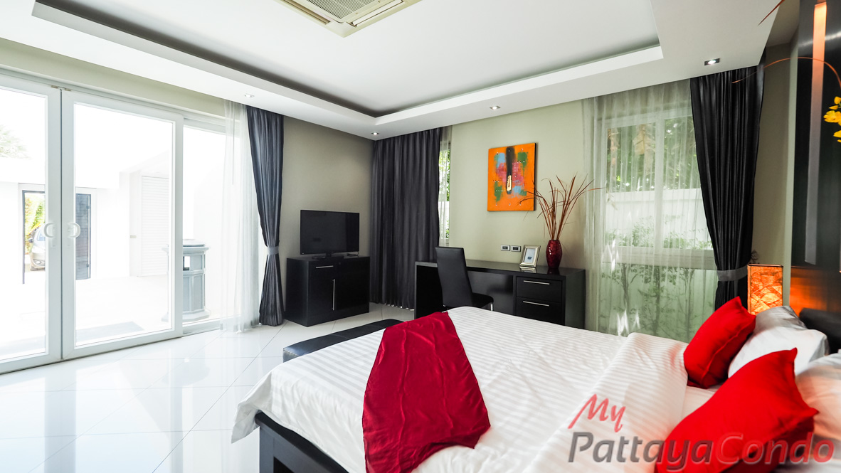 Palm Oasis Pool Villa Pattaya House For Sale - HJPO01