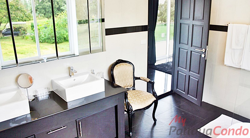 Phoenix Gold Country Huay Yai Pattaya House For Sale - HEPGC02