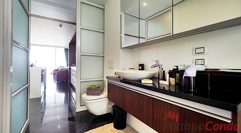 Pure Na-Jomtien Beachfront Condo Pattaya For Sale - PURE02-11