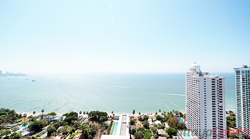 Riviera Wong Amat Condo For Sale - RW45