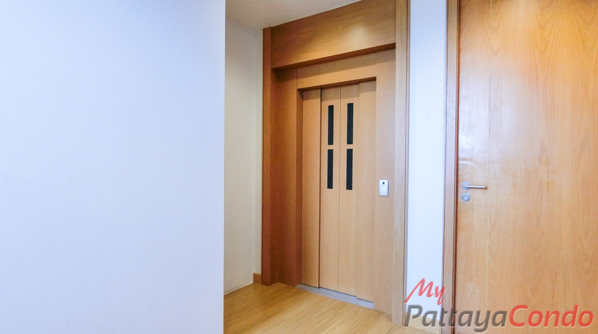 Sandbox Beachfront Villa East Pattaya Townhouse For Sale - HESB01