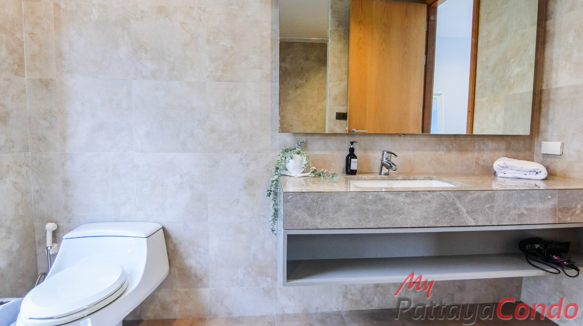Sandbox Beachfront Villa East Pattaya Townhouse For Sale - HESB01