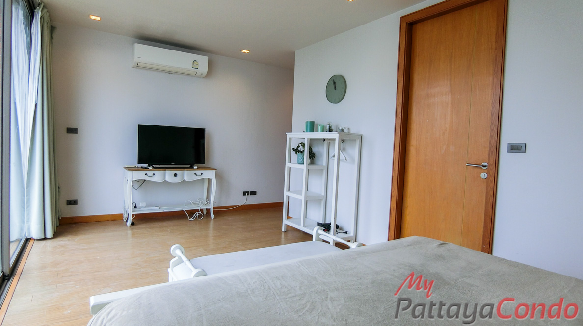 Sandbox Beachfront Villa East Pattaya Townhouse For Sale - HESB01