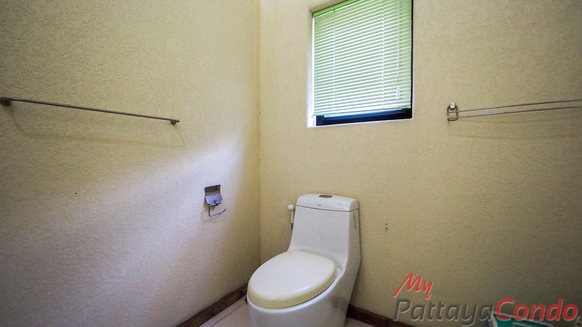 Santa Maria East Pattaya Townhouse For Sale - HESM03