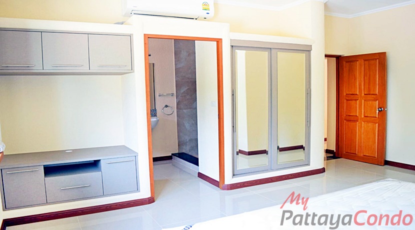 Santa Maria East Pattaya Pool Villa For Sale - HESM02