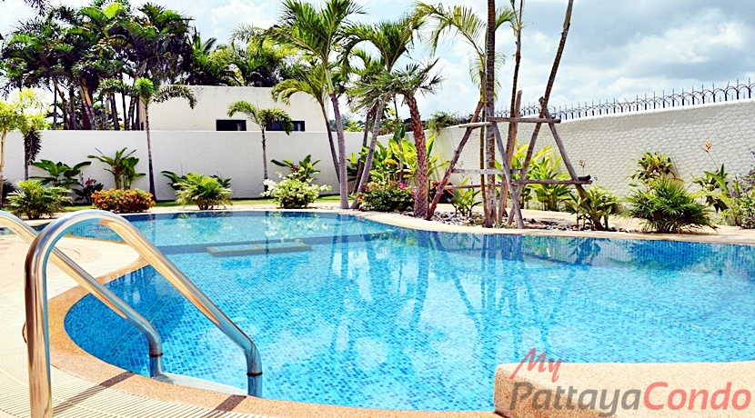 Santa Maria East Pattaya Pool Villa For Sale - HESM02