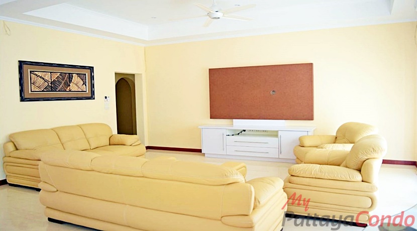 Santa Maria East Pattaya Pool Villa For Sale - HESM02