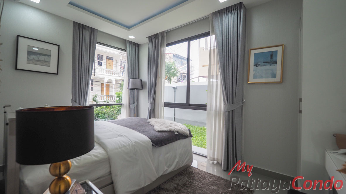 Siam Oriental Star Pattaya Condo For Sale - SOSP02