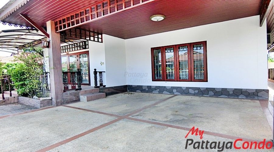 Blue Star Village East Pattaya House For Sale - HEBS01