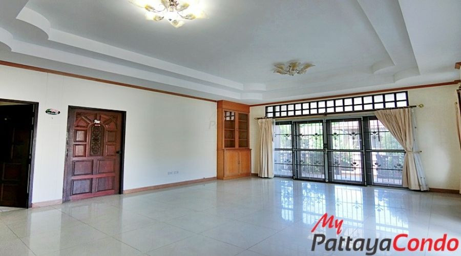 Blue Star Village East Pattaya House For Sale - HEBS01
